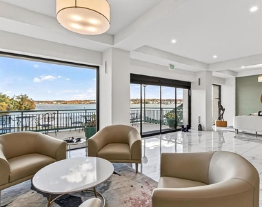 501 Slaters Lane - Photo Thumbnail 5