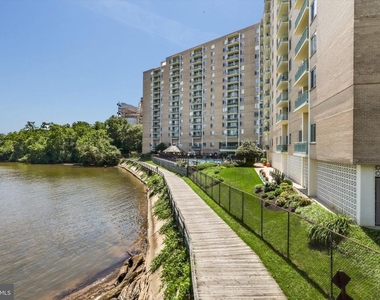 501 Slaters Lane - Photo Thumbnail 2