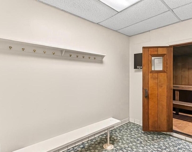 501 Slaters Lane - Photo Thumbnail 52