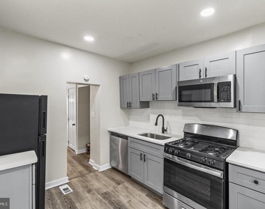 1931 S Bonsall Street - Photo Thumbnail 7
