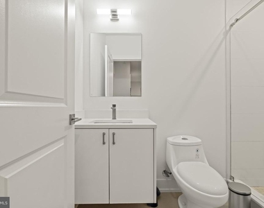 119 Greenwich Street - Photo Thumbnail 27