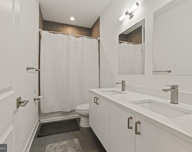 119 Greenwich Street - Photo Thumbnail 8