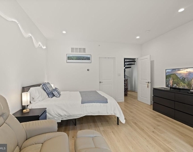 119 Greenwich Street - Photo Thumbnail 26
