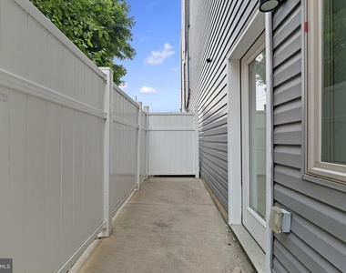 119 Greenwich Street - Photo Thumbnail 24