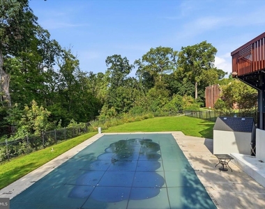 4000 Gypsy Lane - Photo Thumbnail 15