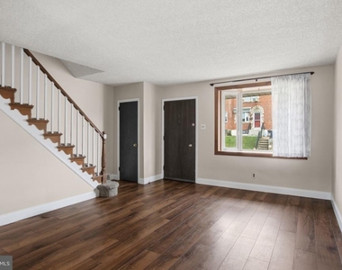8119 Terry Street - Photo Thumbnail 3