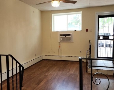 1154 S 11th Street S - Photo Thumbnail 2