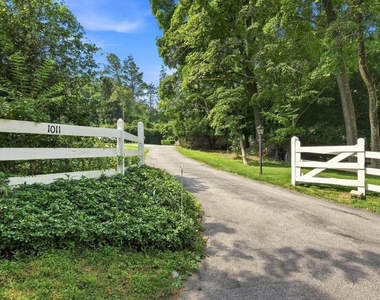 1011 Washington Lane - Photo Thumbnail 60