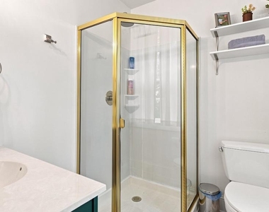1011 Washington Lane - Photo Thumbnail 27