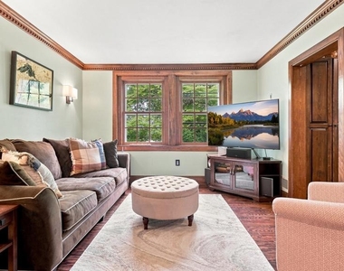 1011 Washington Lane - Photo Thumbnail 6