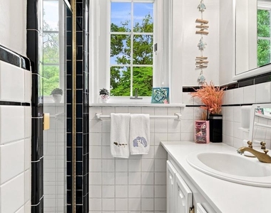 1011 Washington Lane - Photo Thumbnail 21
