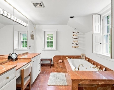 1011 Washington Lane - Photo Thumbnail 37