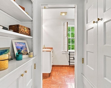 1011 Washington Lane - Photo Thumbnail 33