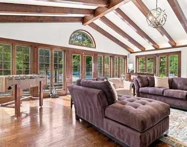 1011 Washington Lane - Photo Thumbnail 13