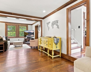 1011 Washington Lane - Photo Thumbnail 7
