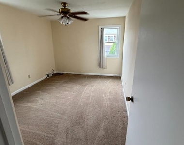 1420 Greenway Road - Photo Thumbnail 11