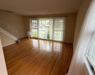 1420 Greenway Road - Photo Thumbnail 2