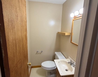 1420 Greenway Road - Photo Thumbnail 8