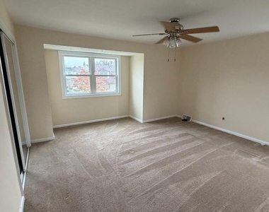 1420 Greenway Road - Photo Thumbnail 9