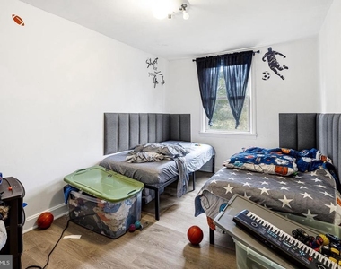 141 W 21st Street - Photo Thumbnail 8