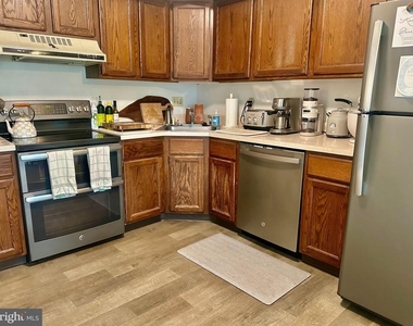 1204 N Glen Drive - Photo Thumbnail 7