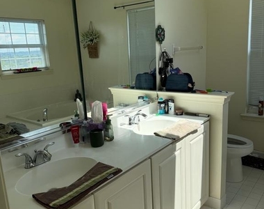 37 Lincoln Drive - Photo Thumbnail 3