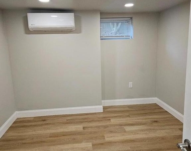 924 Bellevue Avenue - Photo Thumbnail 5