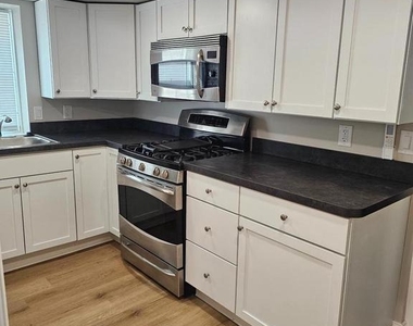 924 Bellevue Avenue - Photo Thumbnail 9