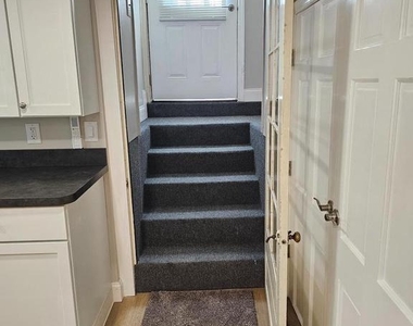 924 Bellevue Avenue - Photo Thumbnail 1