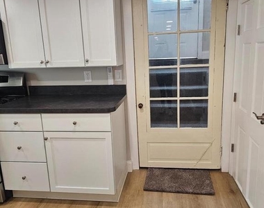 924 Bellevue Avenue - Photo Thumbnail 6