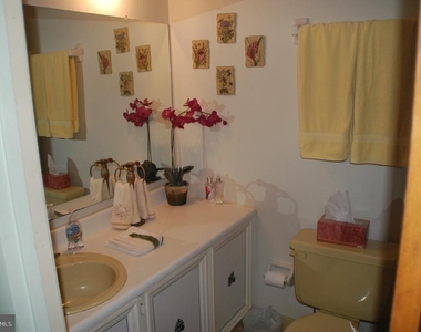 176 Kenton Drive - Photo Thumbnail 7