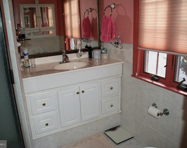 176 Kenton Drive - Photo Thumbnail 12