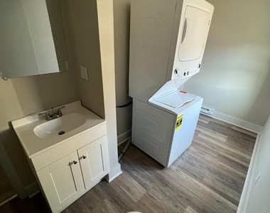 605 E Broad Street - Photo Thumbnail 12