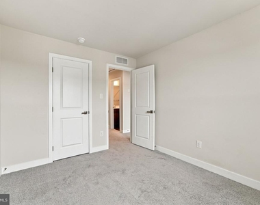 114 Spyglass Hill Drive - Photo Thumbnail 34