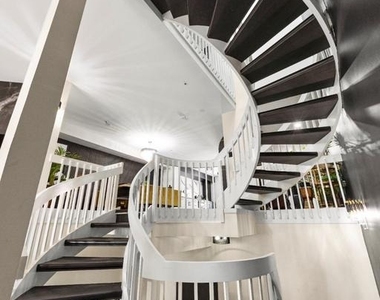 5082 Main Street - Photo Thumbnail 19