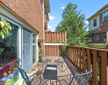 5082 Main Street - Photo Thumbnail 4