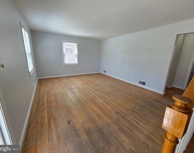 6412 Foster Street - Photo Thumbnail 4
