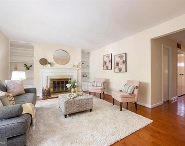 2105 Bucknell Terrace - Photo Thumbnail 8