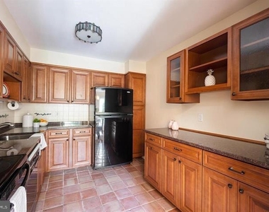 2105 Bucknell Terrace - Photo Thumbnail 5