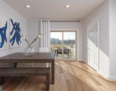 1213 Rockwell Avenue - Photo Thumbnail 14