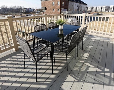 1213 Rockwell Avenue - Photo Thumbnail 7
