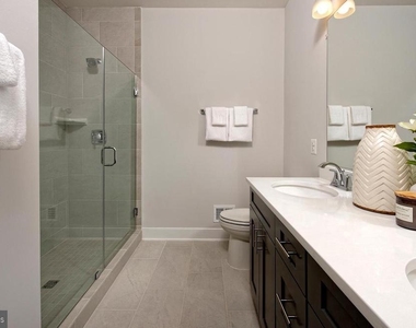 1213 Rockwell Avenue - Photo Thumbnail 10