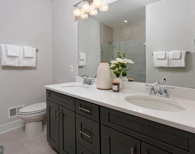 1213 Rockwell Avenue - Photo Thumbnail 11