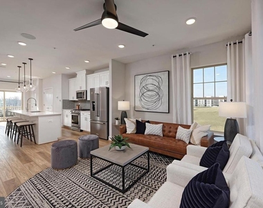 1213 Rockwell Avenue - Photo Thumbnail 3