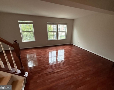 7234 Maidstone Place - Photo Thumbnail 12