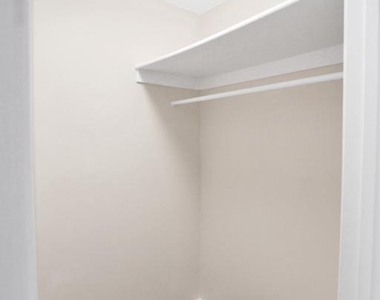 8865 Rollright Court - Photo Thumbnail 32