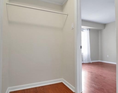 8865 Rollright Court - Photo Thumbnail 27
