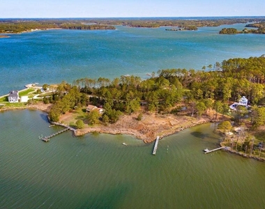 1307 Broadview Drive - Photo Thumbnail 10