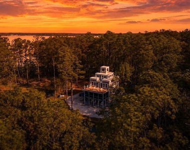 1307 Broadview Drive - Photo Thumbnail 4