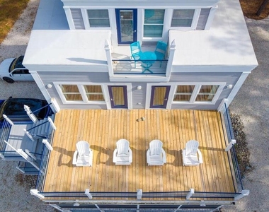 1307 Broadview Drive - Photo Thumbnail 8